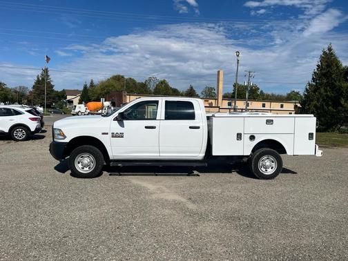2018 RAM 2500 Tradesman Crew Cab 4x4 8' Box