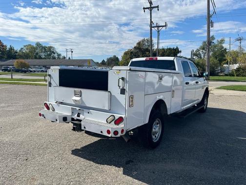 2018 RAM 2500 Tradesman Crew Cab 4x4 8' Box