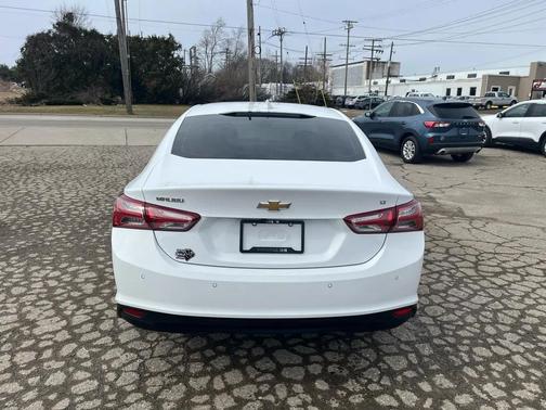 2022 Chevrolet Malibu FWD LT