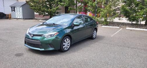 4Evergreen Metallic 2016 Toyota Corolla LE