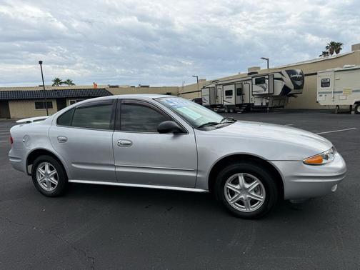 2004 Oldsmobile Alero GL1 Sedan