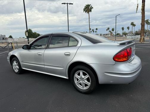 2004 Oldsmobile Alero GL1 Sedan