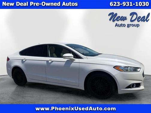 White 2016 Ford Fusion SE
