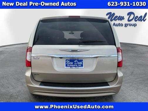 2016 Chrysler Town & Country Touring