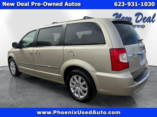 2016 Chrysler Town & Country Touring