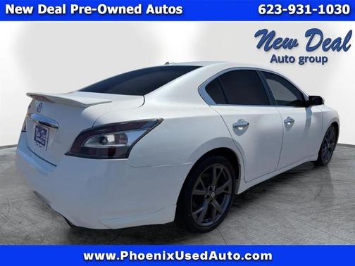 Pearl White 2013 Nissan Maxima SV