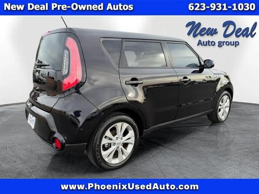 Black 2016 Kia Soul +