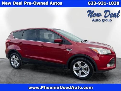 Red 2014 Ford Escape SE