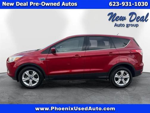 Red 2014 Ford Escape SE