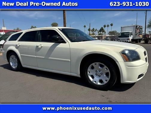 2005 Dodge Magnum SE