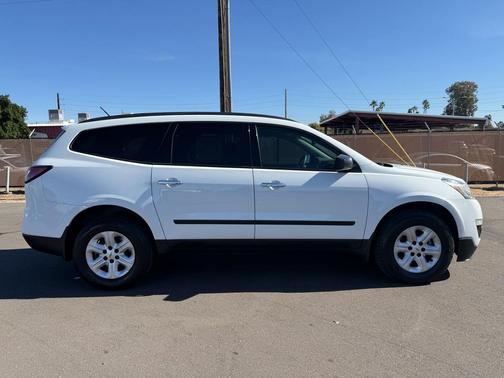 2017 Chevrolet Traverse LS