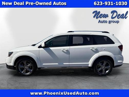 White 2016 Dodge Journey Crossroad
