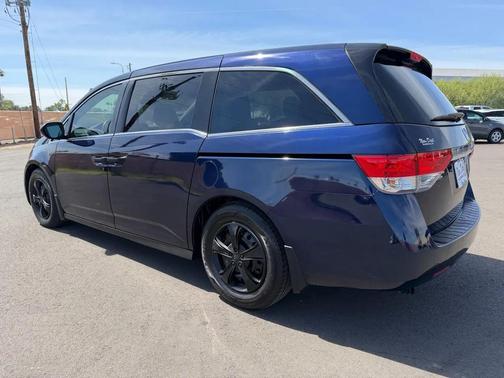 Blue 2014 Honda Odyssey LX
