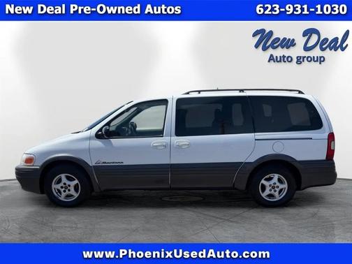 White 2002 Pontiac Montana 1SA Extended