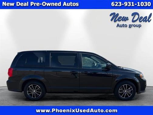 Black 2018 Dodge Grand Caravan SE