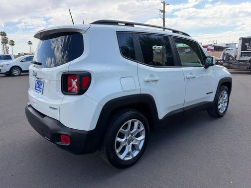 White 2018 Jeep Renegade Latitude