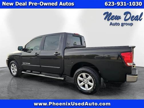 Black 2014 Nissan Titan SV