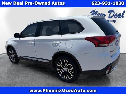 White 2016 Mitsubishi Outlander SE