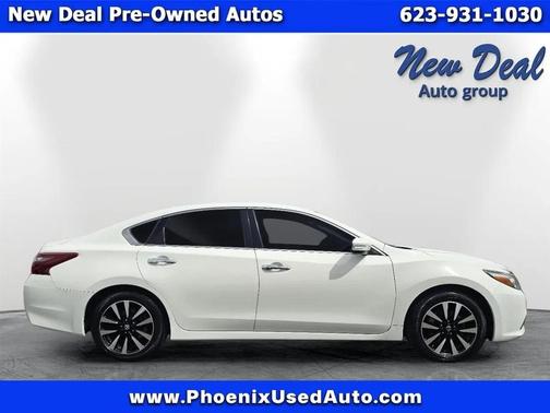 White 2018 Nissan Altima 2.5 SV