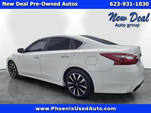 White 2018 Nissan Altima 2.5 SV