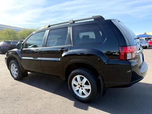 2011 Mitsubishi Endeavor LS 2WD