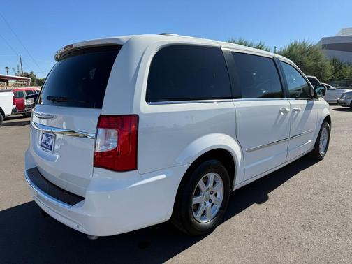 2011 Chrysler Town & Country Touring