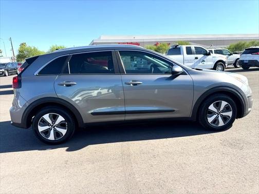 2017 Kia Niro LX