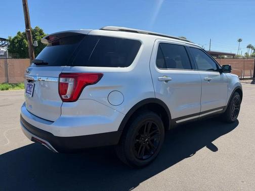 Silver 2017 Ford Explorer XLT