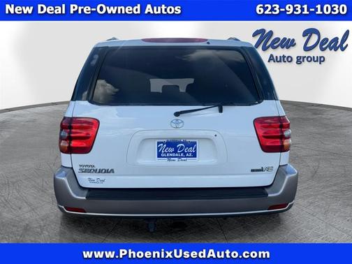 2004 Toyota Sequoia SR5