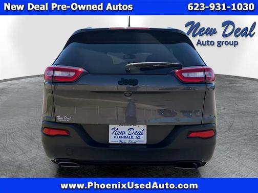 Gray 2018 Jeep Cherokee Latitude