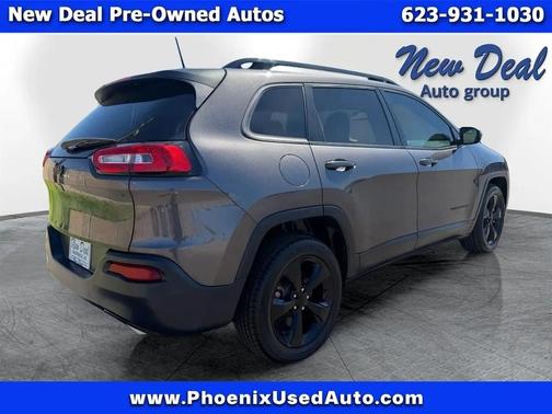 Gray 2018 Jeep Cherokee Latitude