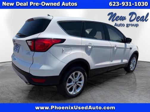 White 2019 Ford Escape SE