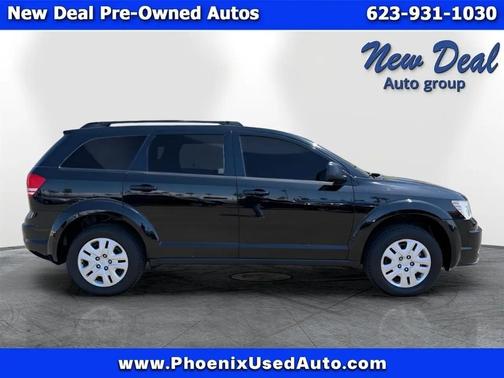 Black 2017 Dodge Journey SE