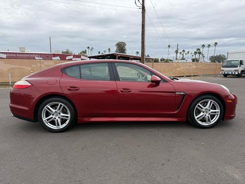 2011 Porsche Panamera 4
