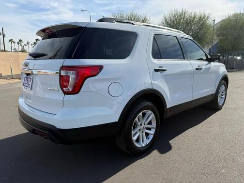 2017 Ford Explorer Base