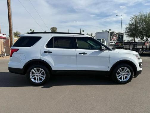 2017 Ford Explorer Base