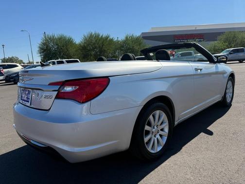 2012 Chrysler 200 Touring