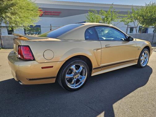 2000 Ford Mustang GT