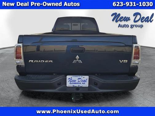 Blue 2006 Mitsubishi Raider DuroCross V8 Extended Cab 4WD