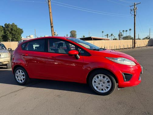 2012 Ford Fiesta SE Hatchback