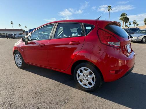 2012 Ford Fiesta SE Hatchback