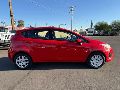 2012 Ford Fiesta SE Hatchback