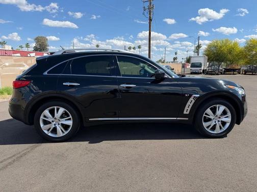 Black 2015 INFINITI QX70 Base