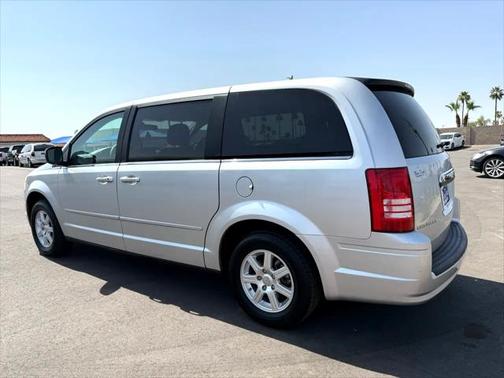 2010 Chrysler Town & Country Voyager