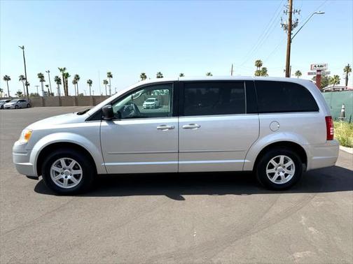 2010 Chrysler Town & Country Voyager