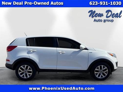White 2015 Kia Sportage LX