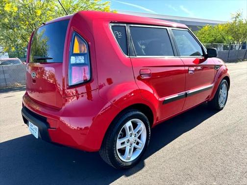 2010 Kia Soul +
