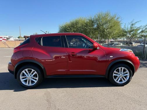2011 Nissan Juke S FWD