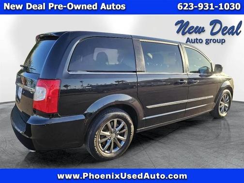 Black 2015 Chrysler Town & Country S