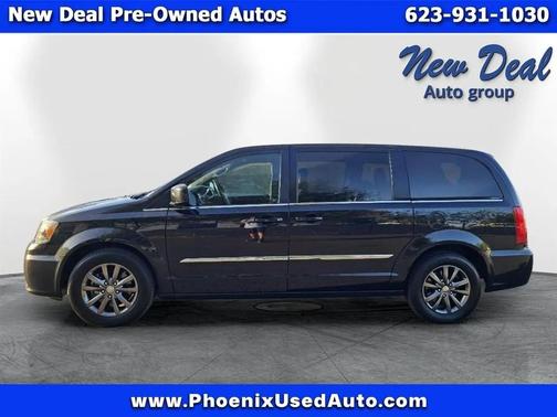 Black 2015 Chrysler Town & Country S